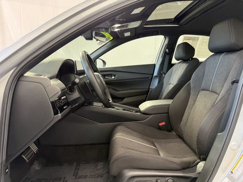 Used 2024 Honda Accord Sport image 9