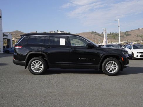 Used 2025 Jeep Grand Cherokee L Laredo AWD/4WD image 3