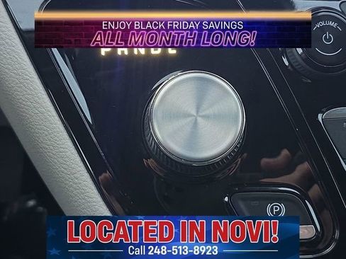 Used 2022 Chrysler Pacifica Touring-L image 21