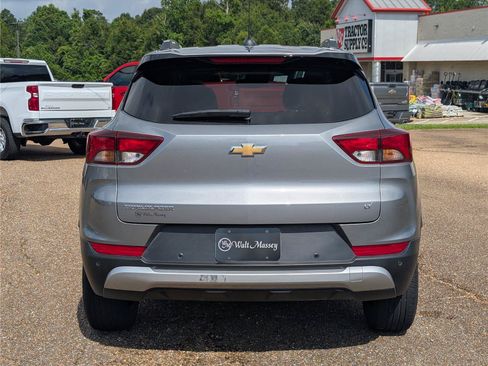 Used 2025 Chevrolet TrailBlazer LT w/ Convenience Package FWD image 4