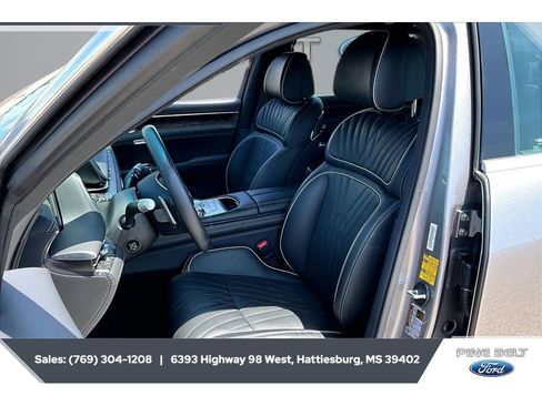 Used 2023 Genesis G90 3.5T AWD/4WD image 18
