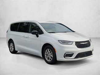 Used 2025 Chrysler Pacifica Select FWD video 3
