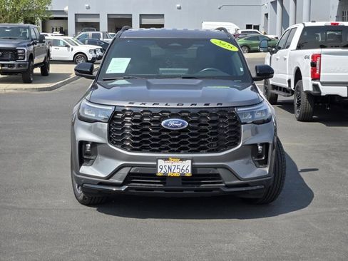 Certified 2025 Ford Explorer ST-Line AWD/4WD image 2