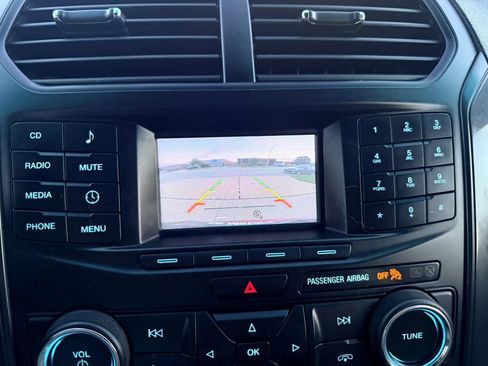 Used 2016 Ford Explorer FWD image 10