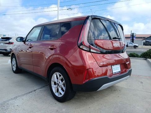 Used 2024 Kia Soul LX w/ Option Group 015 FWD image 7