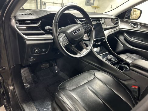 Used 2022 Jeep Grand Cherokee L Limited w/ Trailer Tow Group (B) image 11