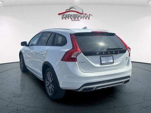 Used 2017 Volvo V60 T5 Cross Country Platinum AWD/4WD image 6