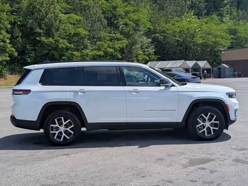 Used 2024 Jeep Grand Cherokee L Limited w/ Luxury Tech Group II RWD image 10