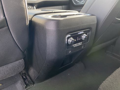 Used 2023 GMC Yukon SLT image 58