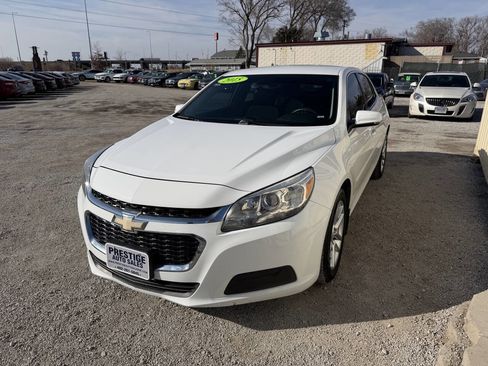 Used 2015 Chevrolet Malibu LT w/ Power Convenience Package image 3