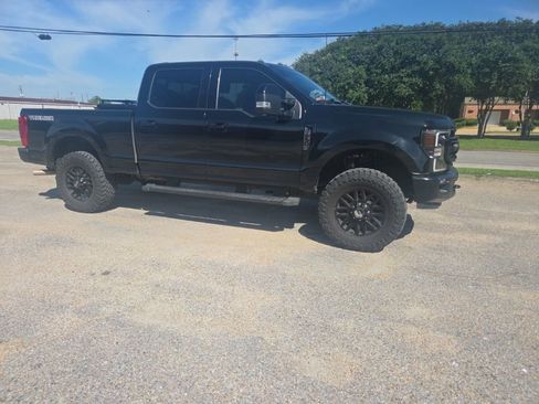 Used 2022 Ford F250 Lariat w/ Black Appearance Package AWD/4WD image 12