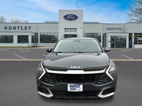 Used 2023 Kia Sportage LX image 3