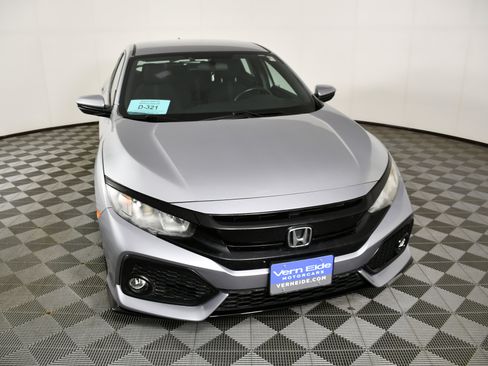 Used 2017 Honda Civic Sport image 3