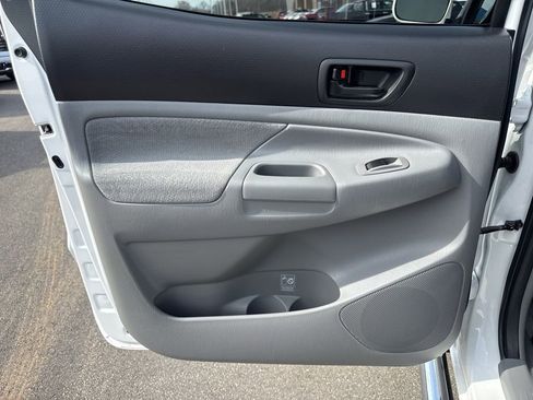 Used 2010 Toyota Tacoma PreRunner w/ TRD Sport Pkg image 23