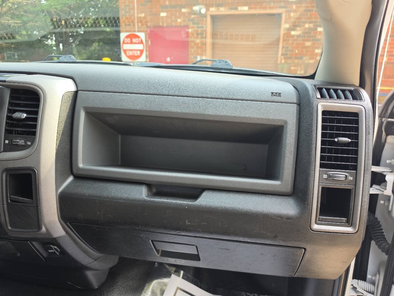 Used 2018 RAM 2500 Tradesman w/ Power & Remote Entry Group RWD image 33