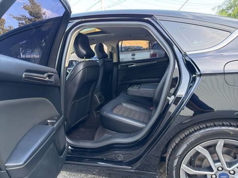 Used 2017 Ford Fusion SE w/ Equipment Group 201A FWD image 26