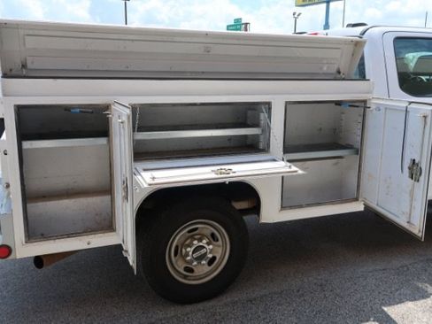 Used 2022 Ford F250 XL w/ Power Equipment Group AWD/4WD image 5