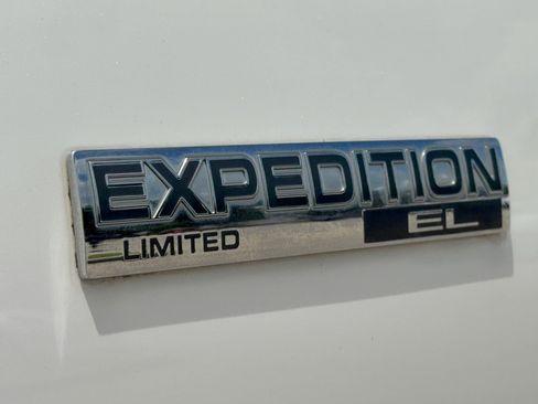 Used 2014 Ford Expedition EL Limited w/ Equipment Group 301A AWD/4WD image 32