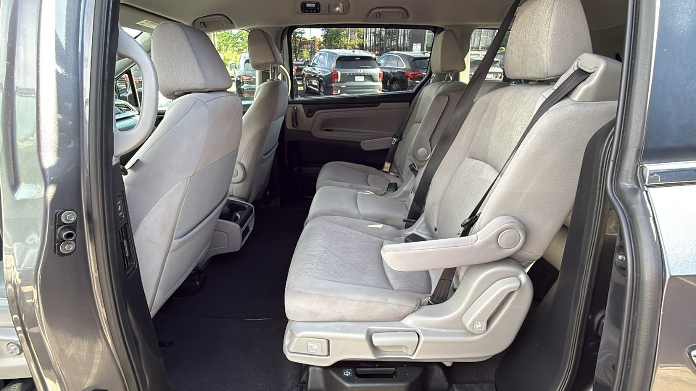 Used 2018 Honda Odyssey EX image 11