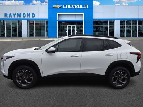 New 2026 Chevrolet Trax LT w/ LPO, Blackout Package image 7