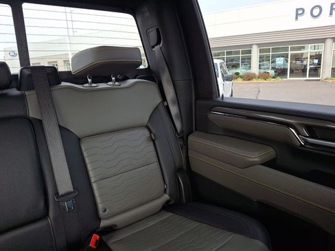 Used 2024 Chevrolet Silverado 2500 ZR2 w/ Snow Plow Prep/Camper Package image 20