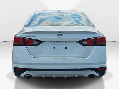 Used 2025 Nissan Altima 2.5 SV w/ SV Premium Package FWD image 5