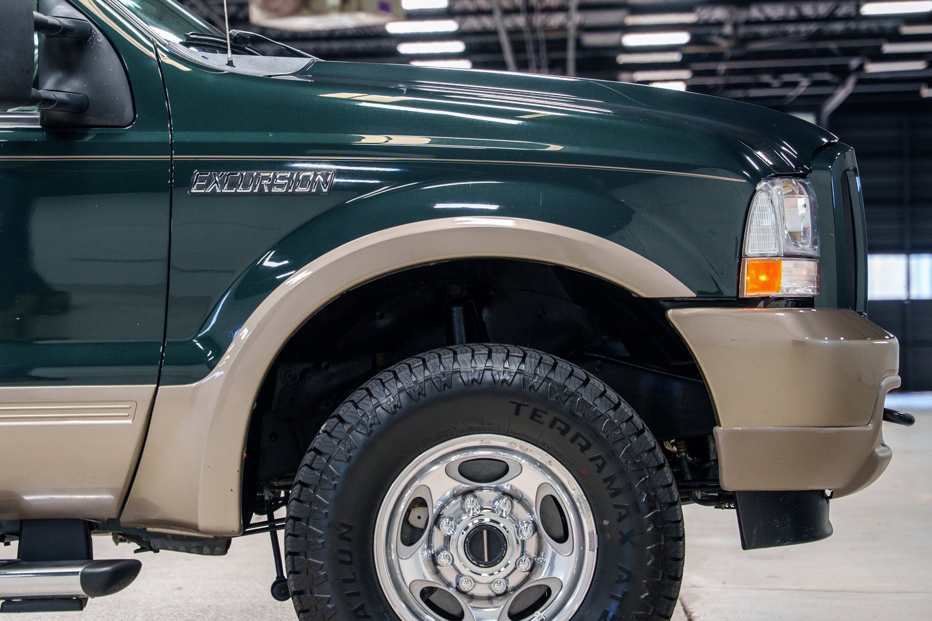 Used 2004 Ford Excursion Eddie Bauer AWD/4WD image 26