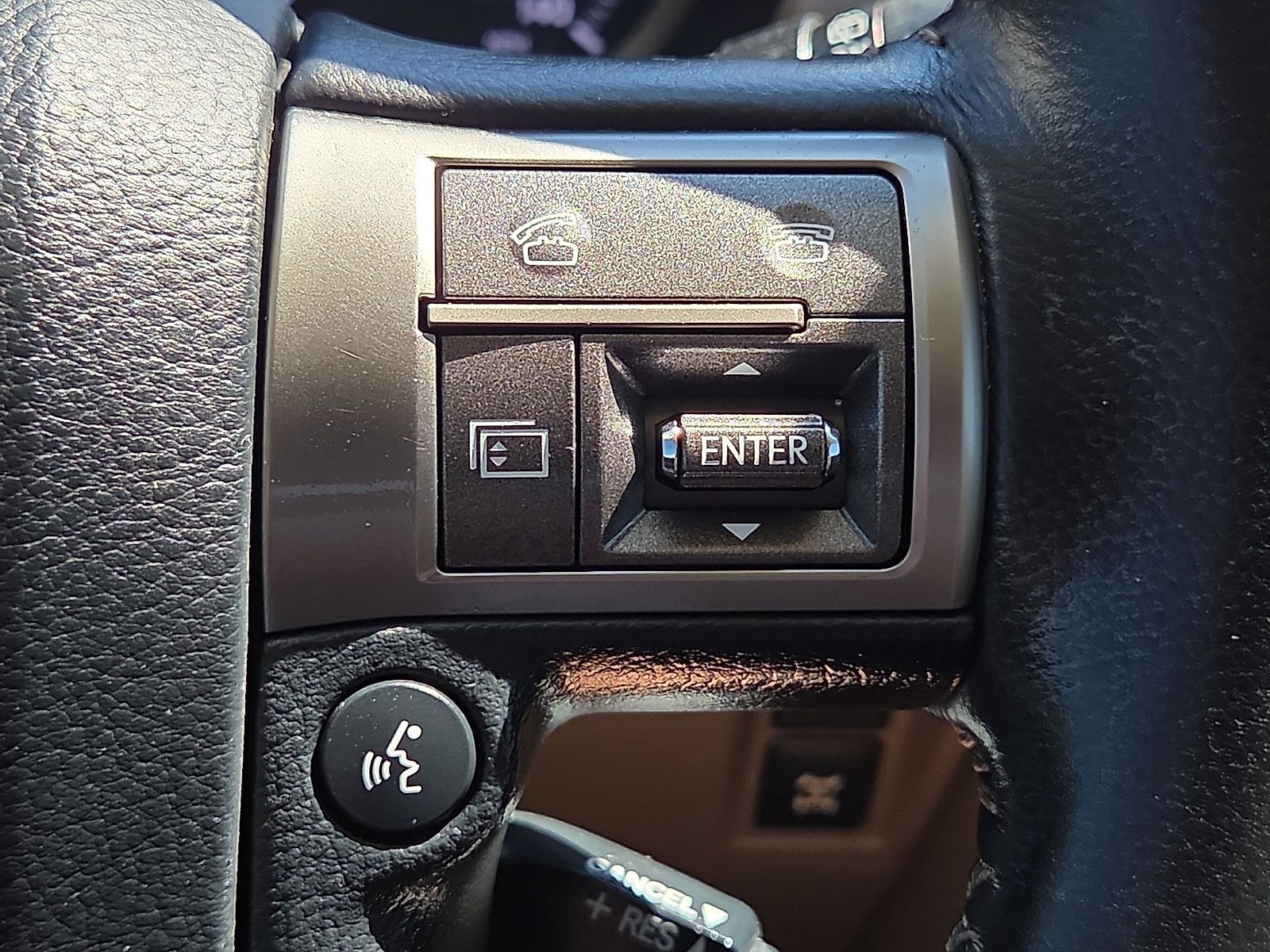 Used 2018 Lexus GX 460 w/ Navigation Package AWD/4WD image 22