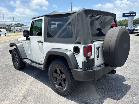 Used 2009 Jeep Wrangler X AWD/4WD image 3