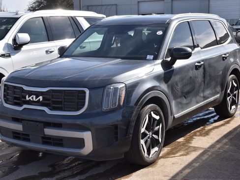 Used 2023 Kia Telluride S image 1