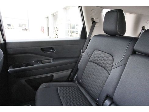 New 2026 Nissan Pathfinder SV w/ SV Premium Package FWD image 9