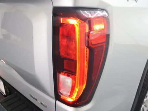 Used 2021 GMC Sierra 1500 SLE image 28