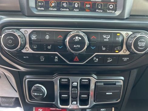 Used 2020 Jeep Wrangler Unlimited Rubicon w/ Dual Top Group AWD/4WD image 27