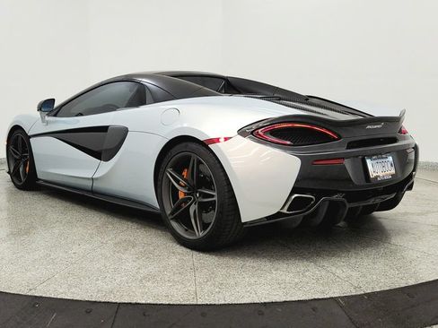 Used 2019 McLaren 570S Spider RWD image 3