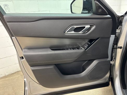 Used 2023 Land Rover Range Rover Velar S AWD/4WD image 25