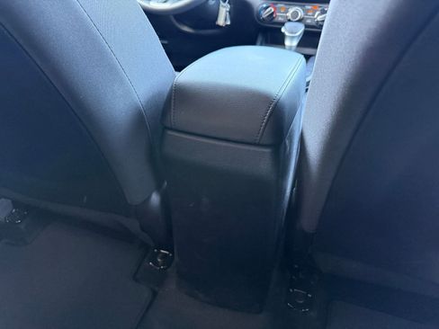 Used 2025 Kia Soul LX w/ LX Technology Package FWD image 23
