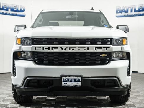 Used 2019 Chevrolet Silverado 1500 Custom w/ Custom Convenience Package image 2
