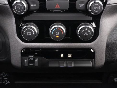 Used 2026 RAM 2500 Tradesman w/ Chrome Appearance Group AWD/4WD image 17