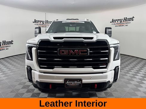 Used 2024 GMC Sierra 2500 AT4 w/ Technology Package AWD/4WD image 5
