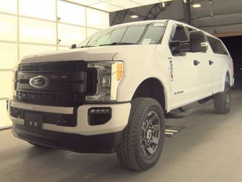 Used 2017 Ford F250 XL w/ Power Equipment Group image 9