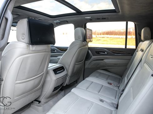 Used 2021 Cadillac Escalade ESV Premium Luxury Platinum image 29