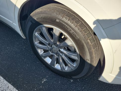 Used 2019 Buick Envision Essence FWD image 8
