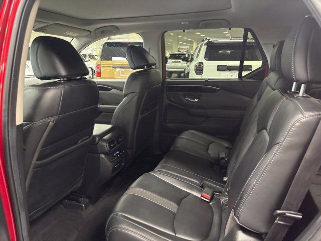 Used 2024 Honda Pilot Touring image 14