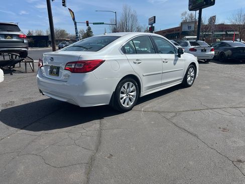 Used 2015 Subaru Legacy 2.5i Premium w/ Moonroof Package AWD/4WD image 8