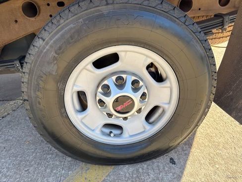 Used 2024 GMC Sierra 2500 Pro w/ Convenience Package image 28