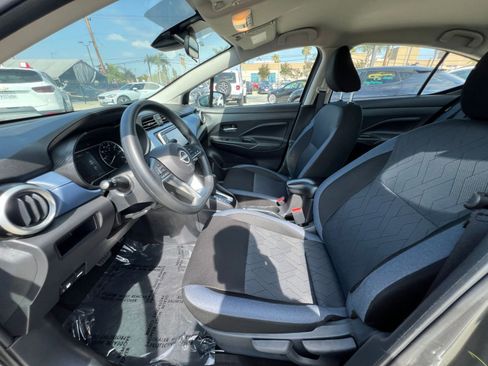Used 2025 Nissan Versa SV FWD image 30