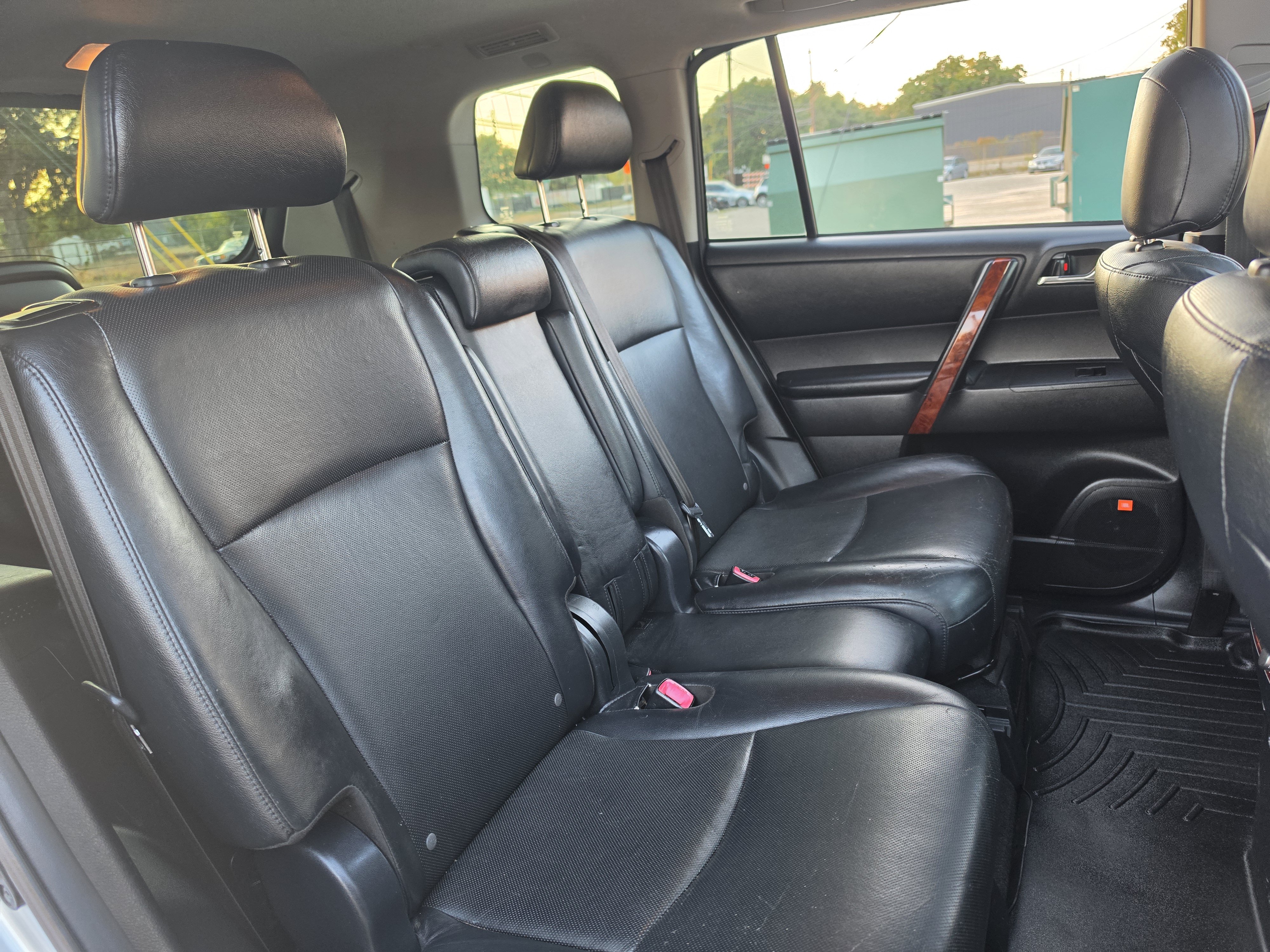 Used 2012 Toyota Highlander Limited AWD/4WD image 22