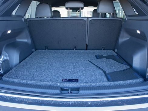 Used 2024 Volkswagen Atlas Cross Sport SE image 33