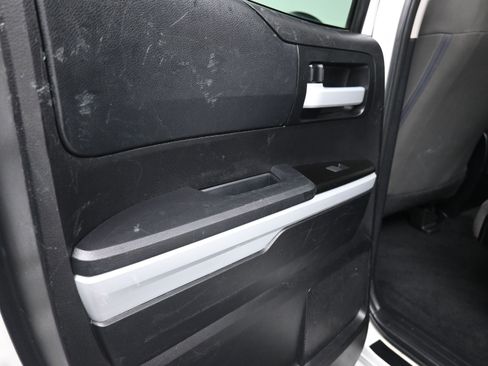 Used 2018 Toyota Tundra SR5 image 20