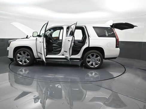 Used 2019 Cadillac Escalade Luxury image 33